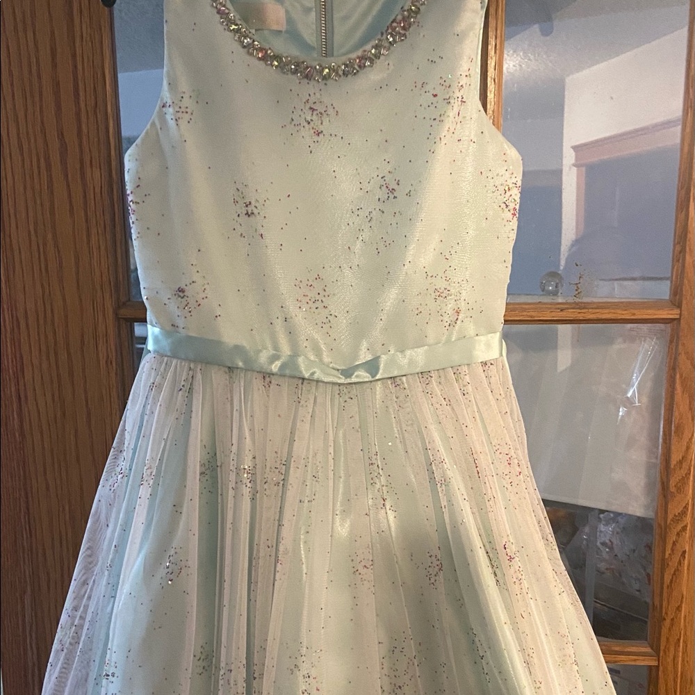 Size 14 beautiful new formal dress